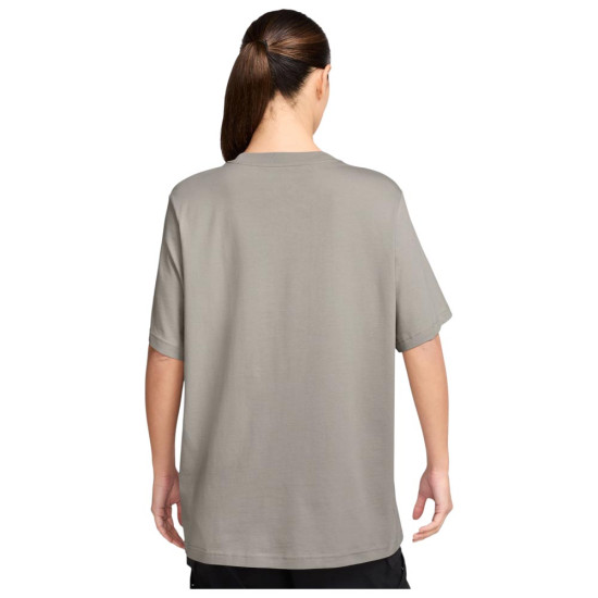 Nike Γυναικεία κοντομάνικη μπλούζα Sportswear Essential Nike Γυναικεία κοντομάνικη μπλούζα Sportswear Essential